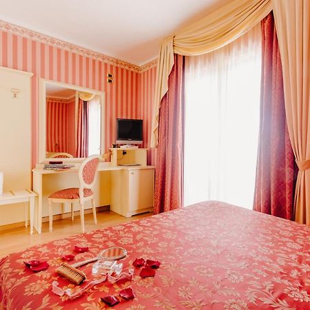 Hotel Liberty Roseto Degli Abruzzi Eksteriør billede
